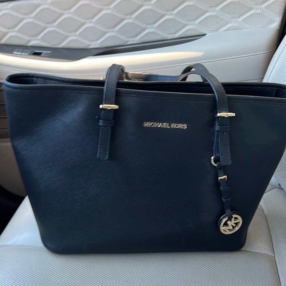 Black leather Michael Kors purse